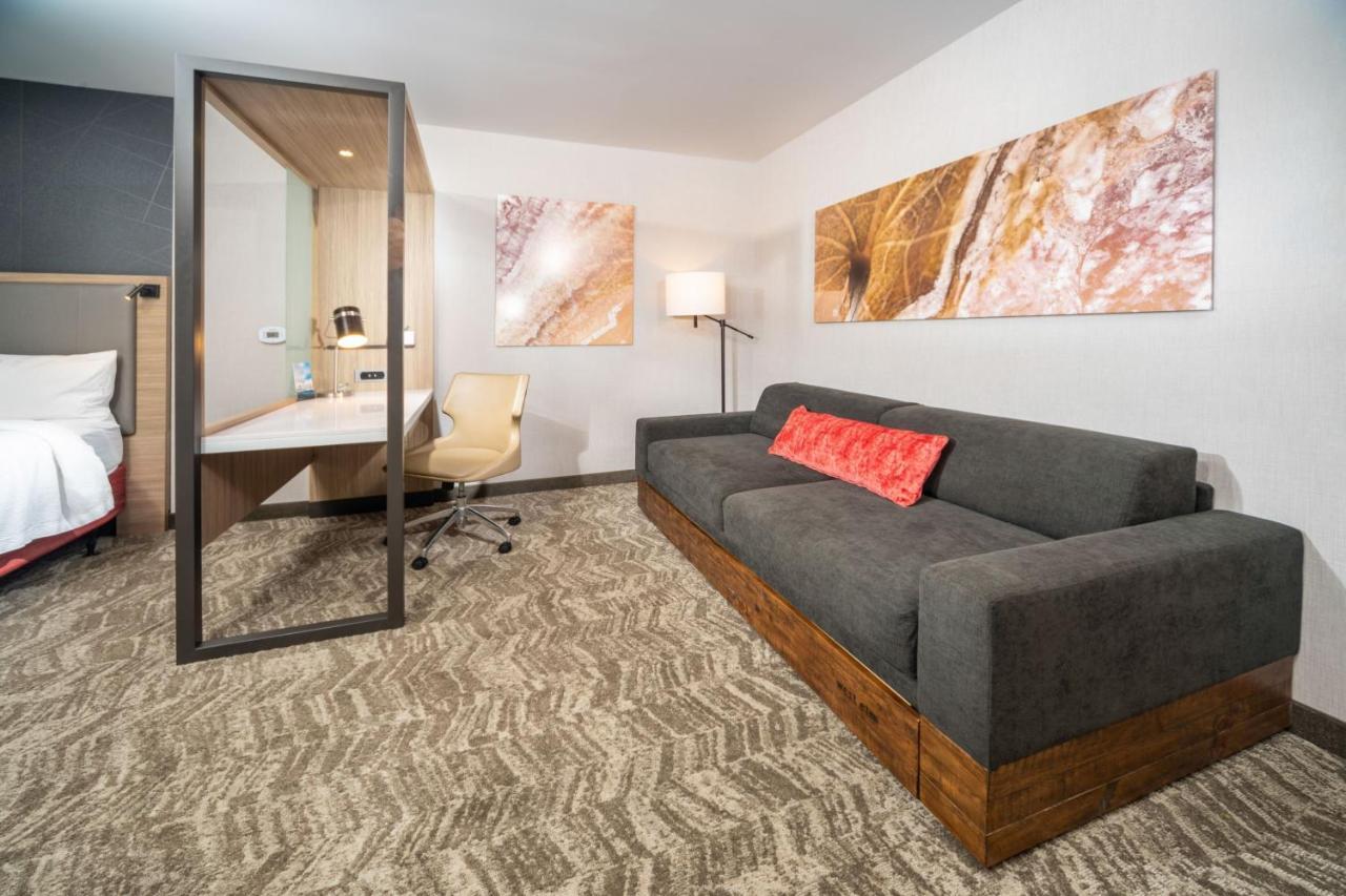 Springhill By Marriott Hotel