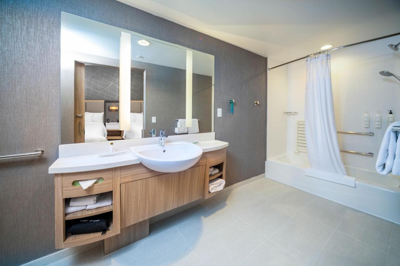 Hotel Springhill By Marriott 3*